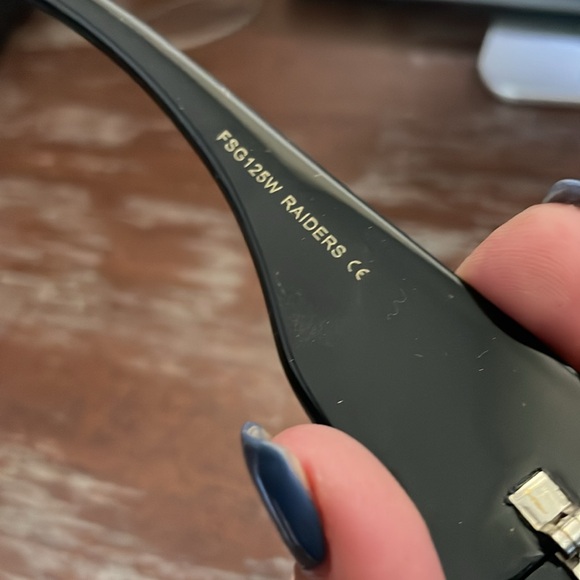 Oakland Raiders FSG125W Raiders black sunglasses with logo arms - Picture 7 of 16